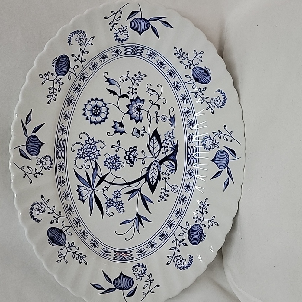 J&G Blue Nordic 'Blue Onion' Platter And Serving Bowl Set - Picture 2 of 7